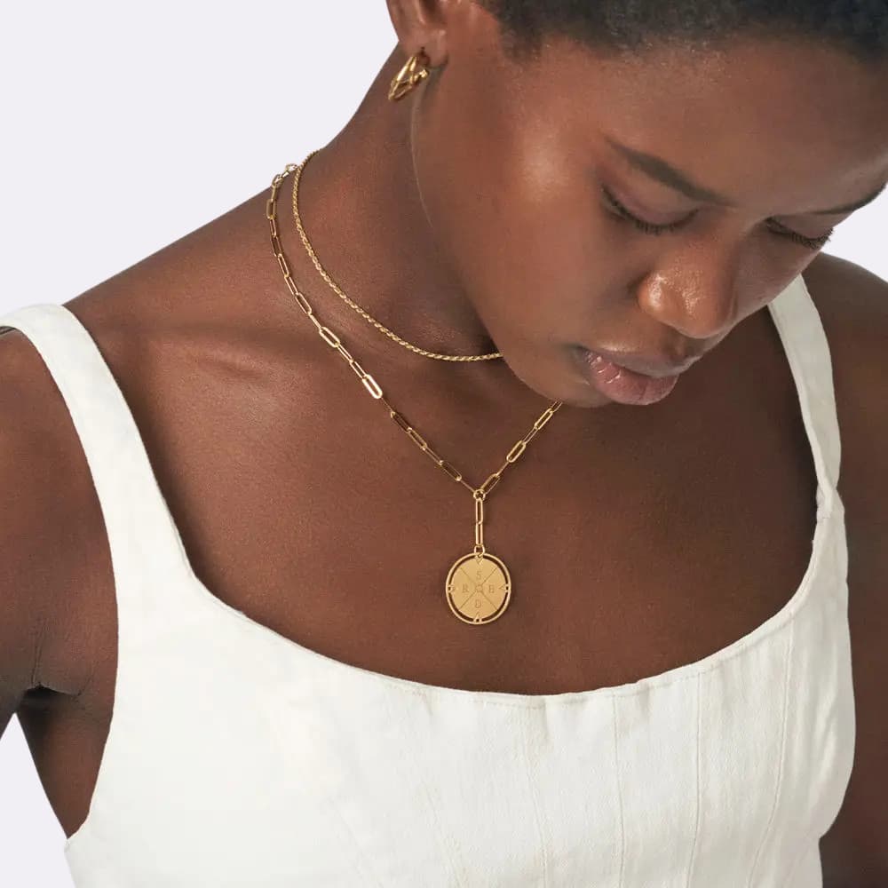Collier Médaillon Gravé