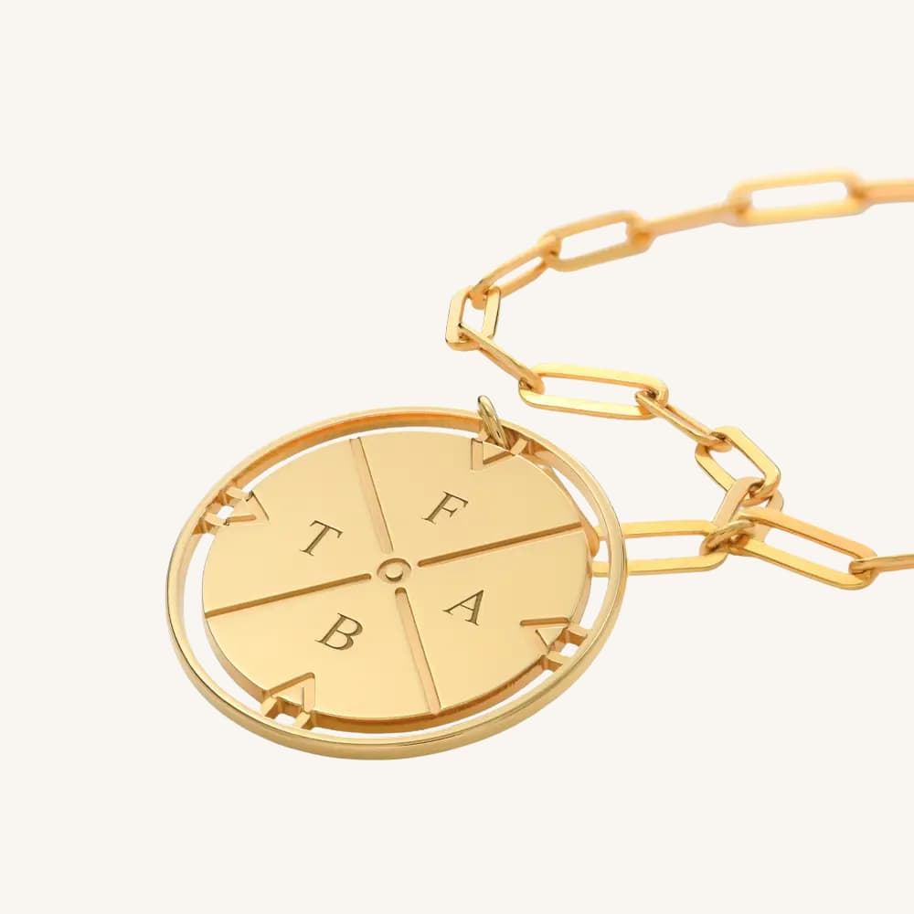 Collier Médaillon Gravé